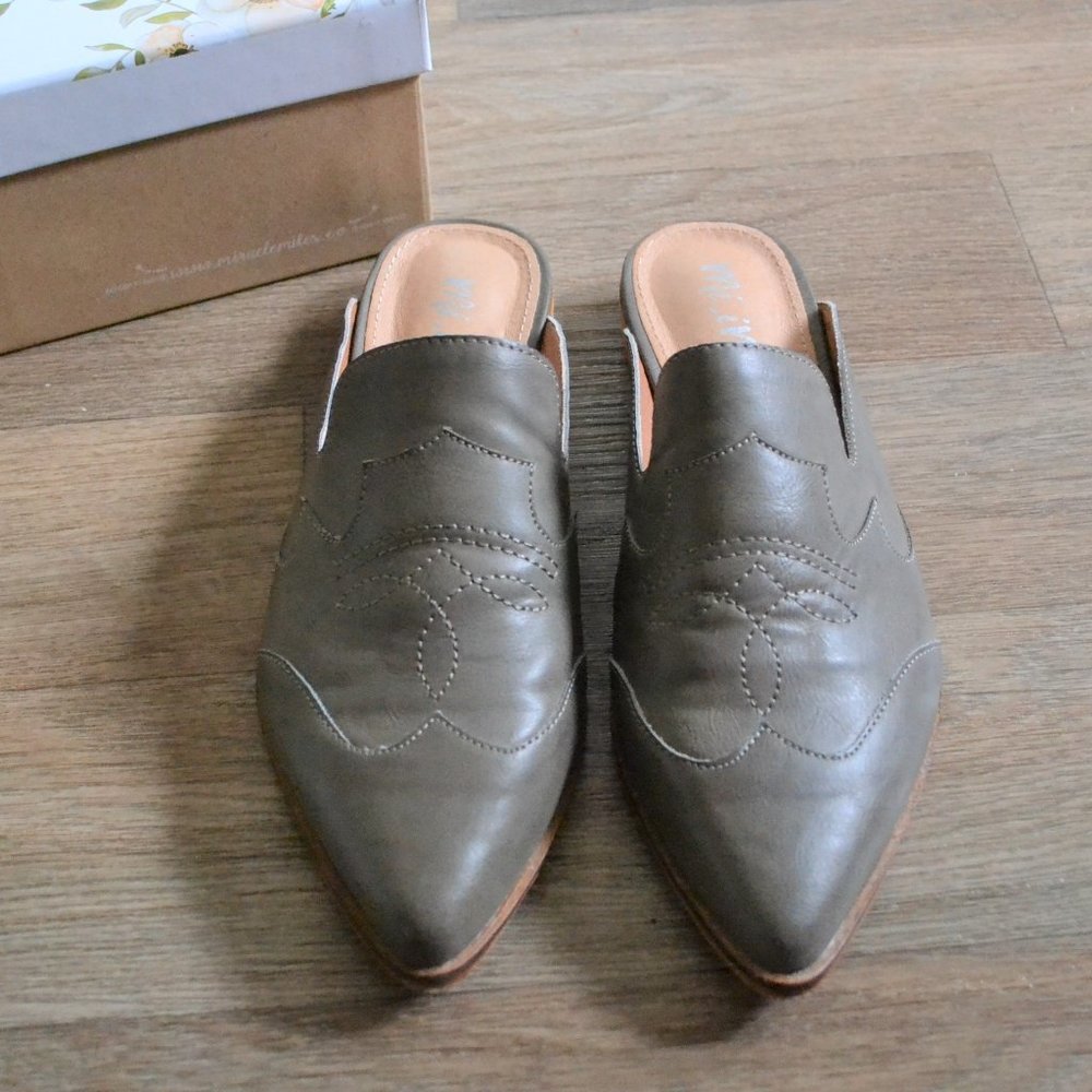 NIB Mi iM Kendrick Dark Gray Genuine Leather Pointed Toe Western Mule Size 7 - Picture 2 of 6